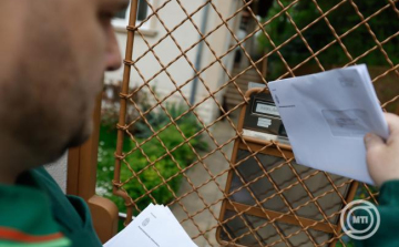 Eddig fél millió ember küldte vissza a Voks lapokat