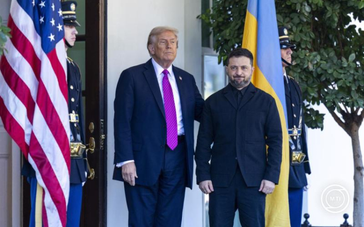 Donald Trump szerint Volodimir Zelenszkij nem rendelkezik semmivel az ő jóváhagyása nélkül