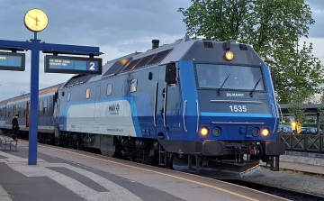 MÁV: forgalomba állt az első Henschel dízelmozdony a Balaton északi partján