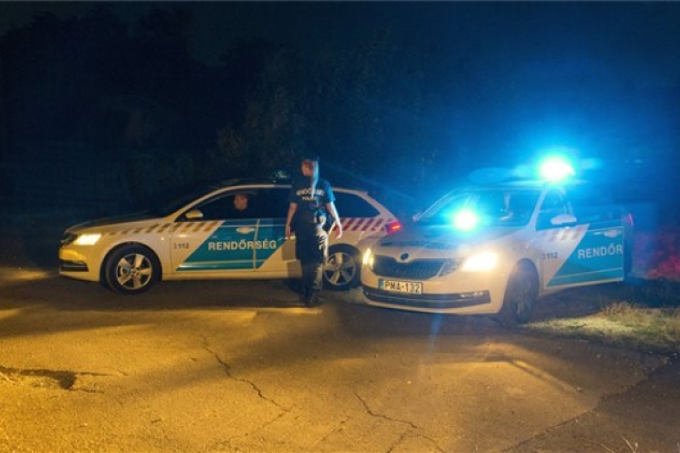 Fegyvereket és több ezer lőszert találtak egy albán férfinál Röszkénél