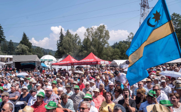 A járvány miatt idén elmarad Tusványos 