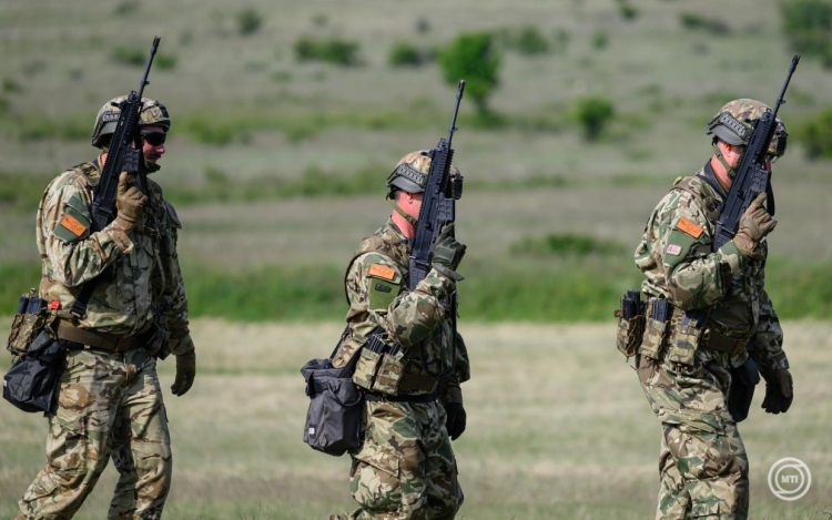 Közös éleslövészetet tartanak a Magyar Honvédség területvédelmi ezredeinek katonái és az Ohiói Nemzeti Gárda Bakonykútiban